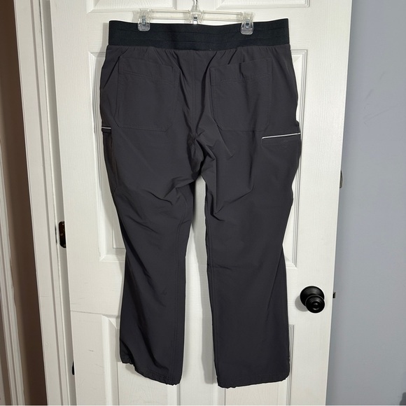 Duluth Trading women's Black Hills Water-Repellent Pants, size 18/31, lined - Picture 7 of 16